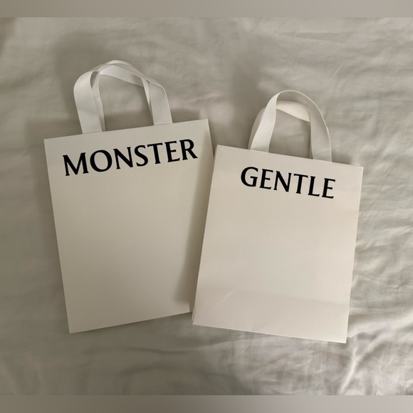Gentle Monster Gift Bag, Box, Cleaning Cloth, Case - Picture 9 of 9